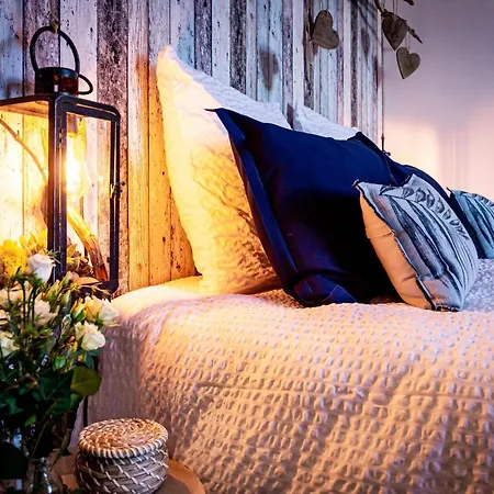 Abacard D'hotes Adult Only Bed & Breakfast